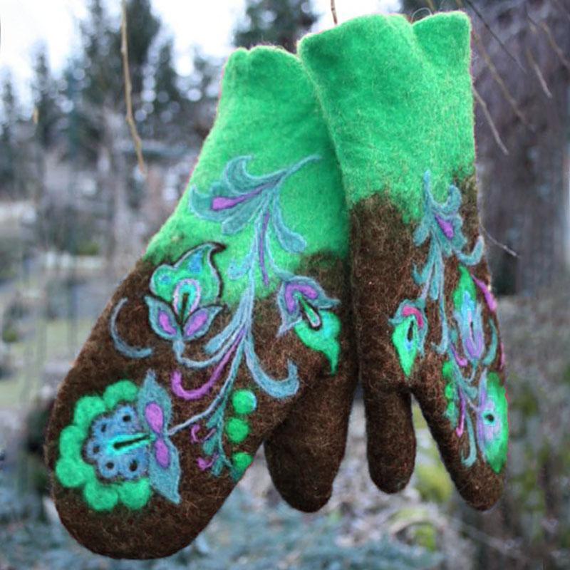 Comfybear™Christmas Flower Embroidery Mittens