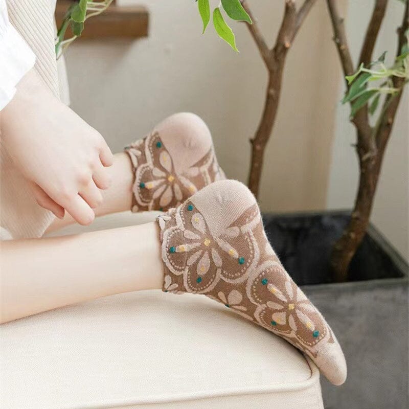 Women's Embossed Floral Cotton Socks