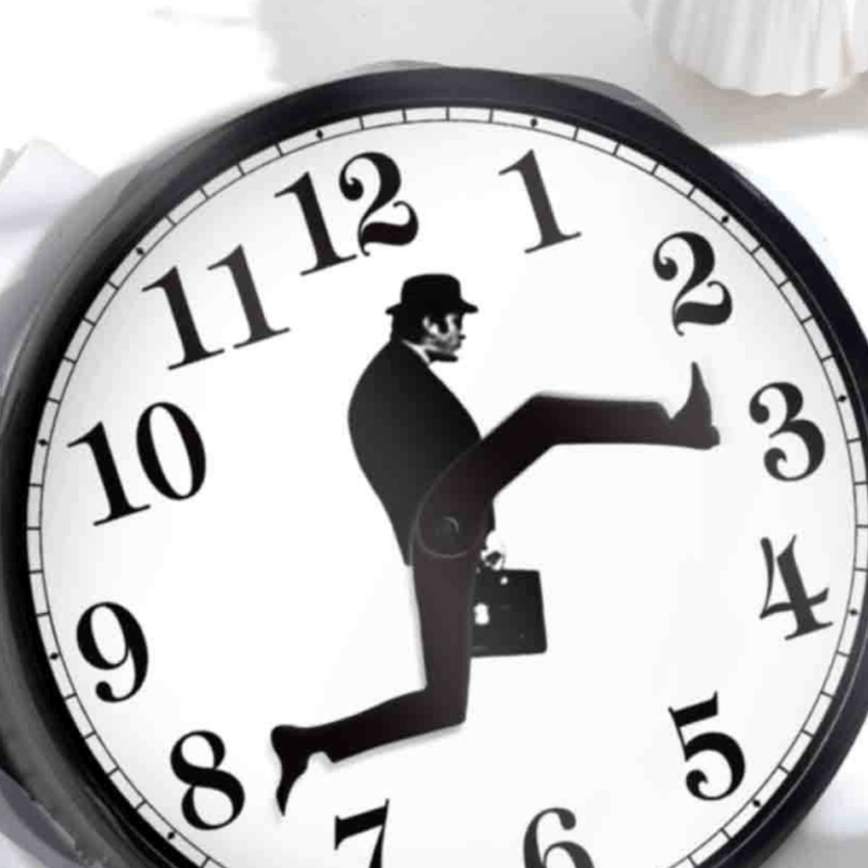 Comfybear™Ministry of Silly Walks Clock