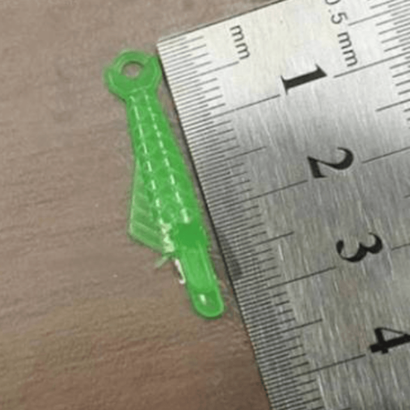 Comfybear™Fish type needle threader