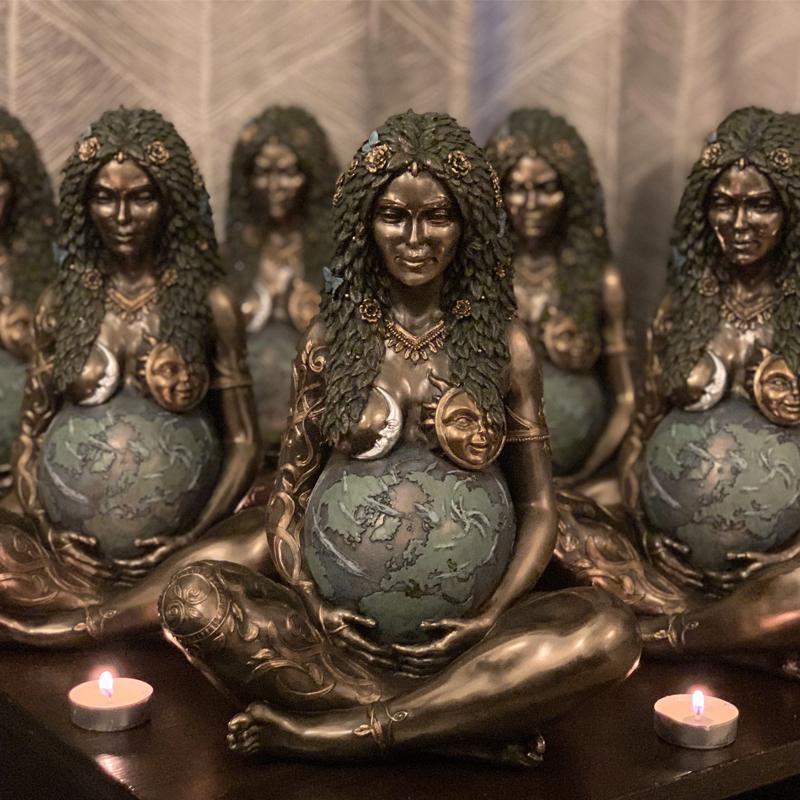 Comfybear™Mother Earth Goddess Statue