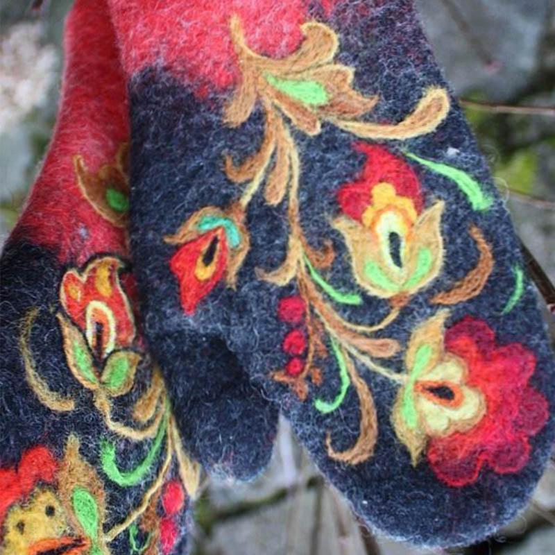 Comfybear™Christmas Flower Embroidery Mittens